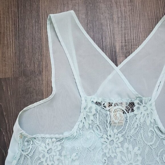 Lace Back Tank Top - Picture 4 of 7